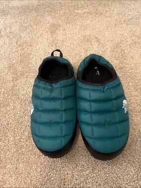 The North Face Teal Quilted Slip-On Slippers